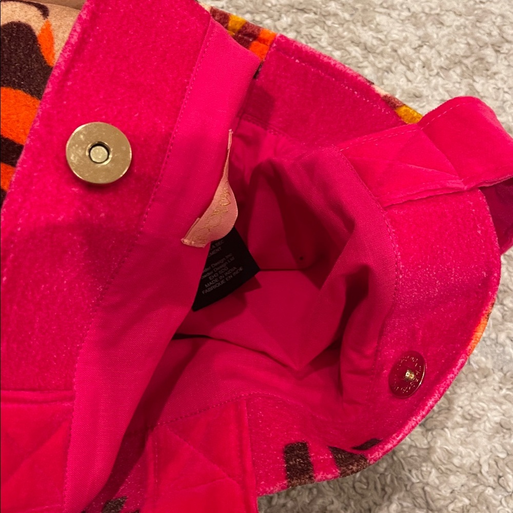 Powder
Velvet Tote Bag - Roaring Tiger - Picture 10 of 12